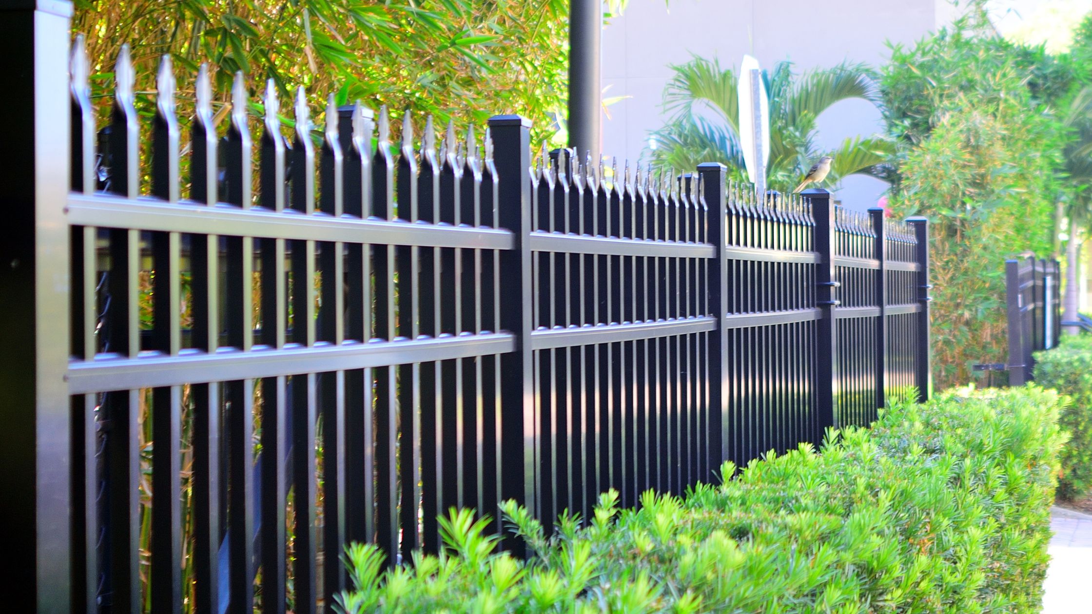 Aluminum fence contractors